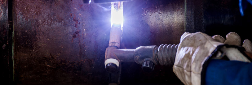 بازرسان جوش جوشکاری باید با نقشه های مهندسی آشنا باشد و بتواند مشخصات فنی را ارزیابی نماید.