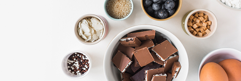 مواد پایه لازم انواع کیک ها تقریبا مشابه هستند 