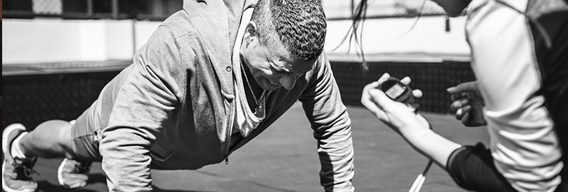 مربی از شرایط بدن ورزشکار آگاه است. 