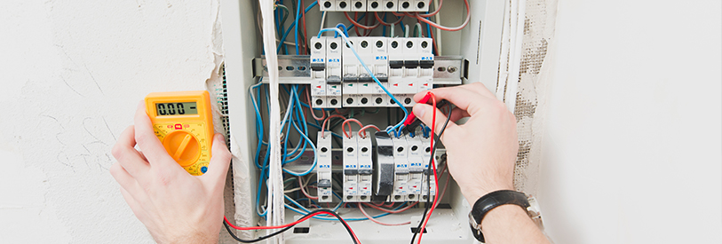 برق کشی صنعتی طبق استانداردهای خاص انجام میشود. 