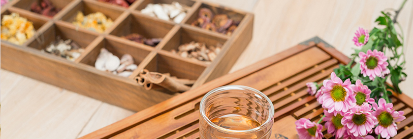 میتوان برای درمان یک بیماری از چند گیاه دارویی  استفا ه کرد. 