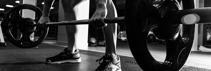 فوتبالیست ها باید برای داشتن ضربات قوی تر ، حرکات قدرتی انجام دهند.