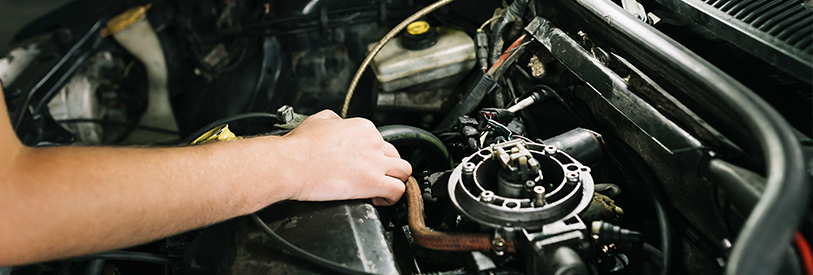 مکانیک باید از ابزارهای پیشرفته برای تعمیر خودرو استفاده کند. 