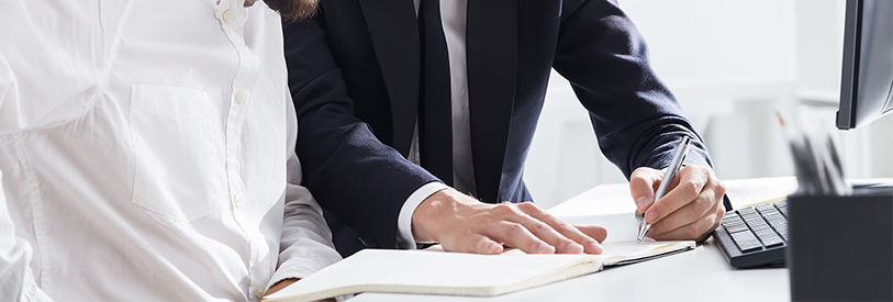 مدیران باید مشکلات را با مشورت کارکنان حل کنند. 