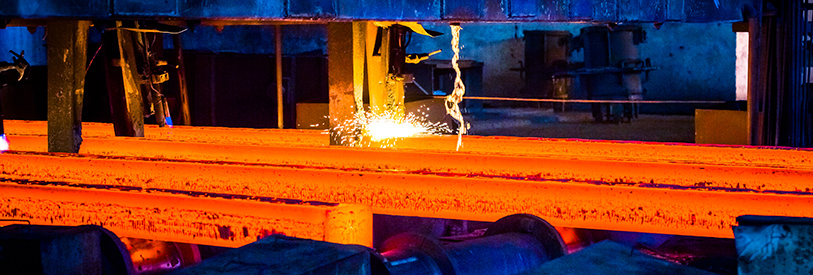 در جوشکاری دو فلز با استفاده از مواد پر کننده به هم متصل میشوند. 