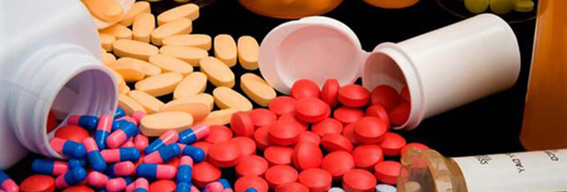 مدرک تکنسین داروخانه به افراد ی اعطا می شود مه در دوره های آموزشی موفق به کسب نمره بالا شده اند .