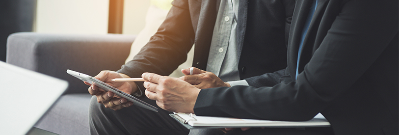 مدیران عالی، ارتباط خود را با مدیران دیگر توسعه میدهند. 