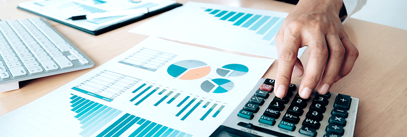 مدیر مالی باید به وضعیت مالی شرکت رسیدگی کند.