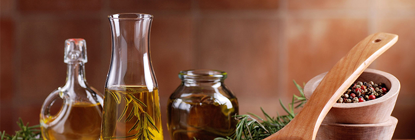 مدرک گیاهان دارویی به فارادی اعطا می شود که دوره های آموزشی را با موفقیت پشت سرگذاشته باشند.