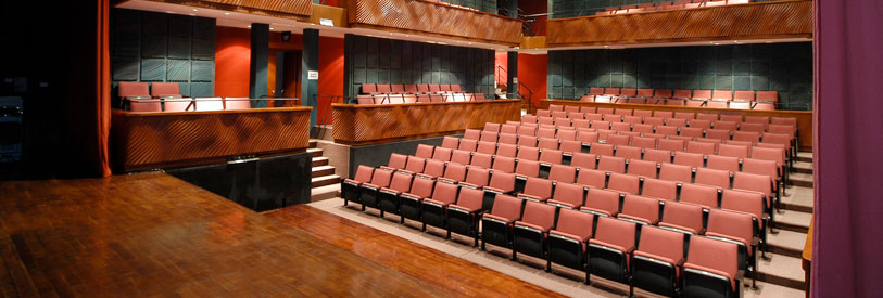 دوره کارگردانی تئاتر افراد را برای ورود به این حرفه آماده می سازد.