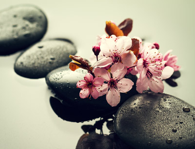 ماساژ سنگ گرم چیست