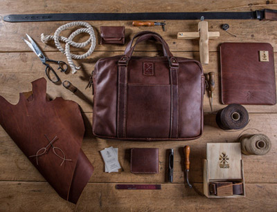 آموزش سازنده زیور آلات چرمی