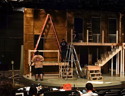 آشنایی با طراح صحنه